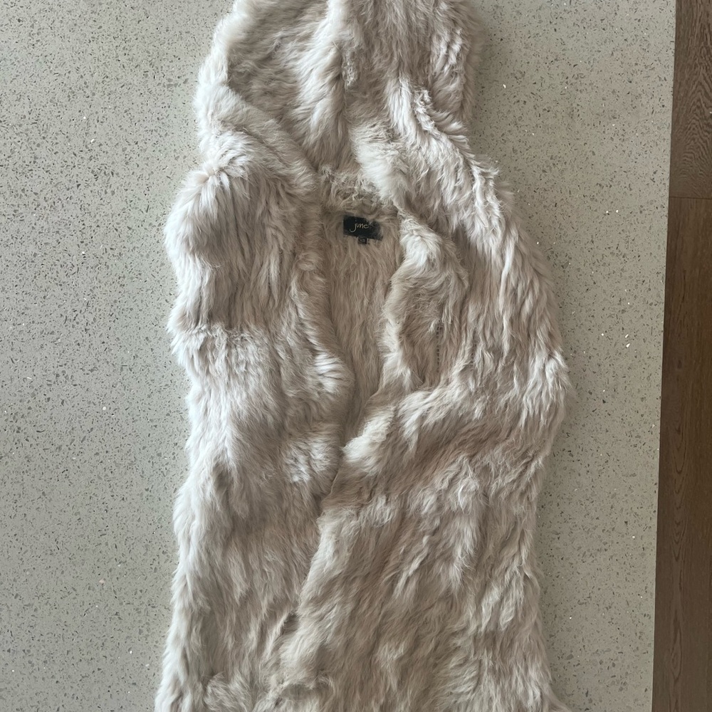Fur hoodie vest. Ulta soft.